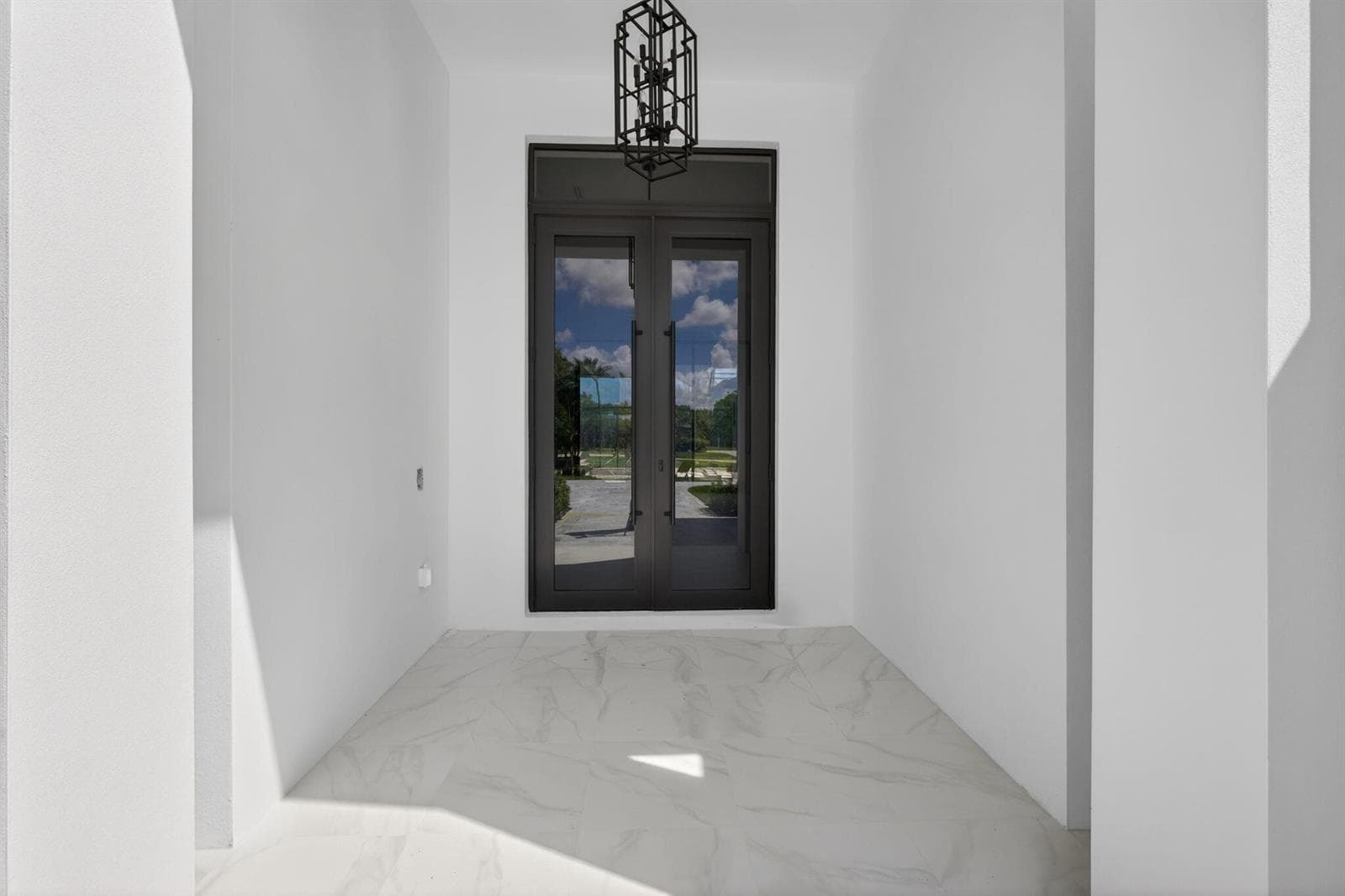 8771 Man O War Road photo 7