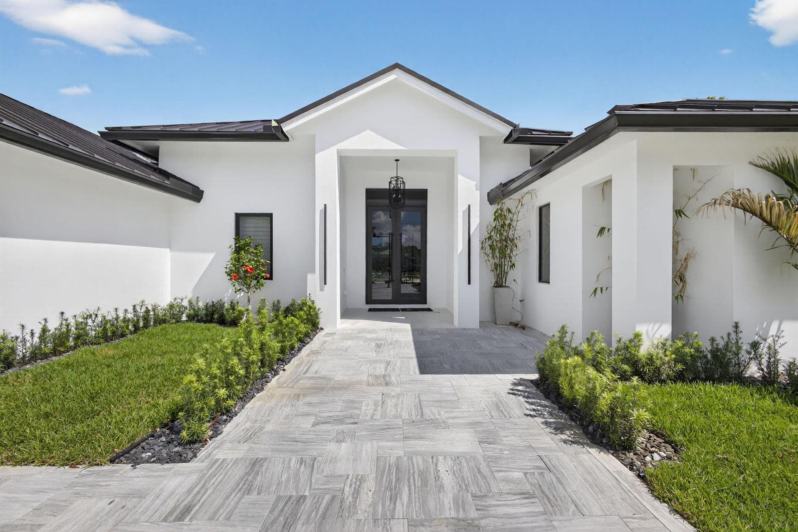 8771 Man O War Road photo 1