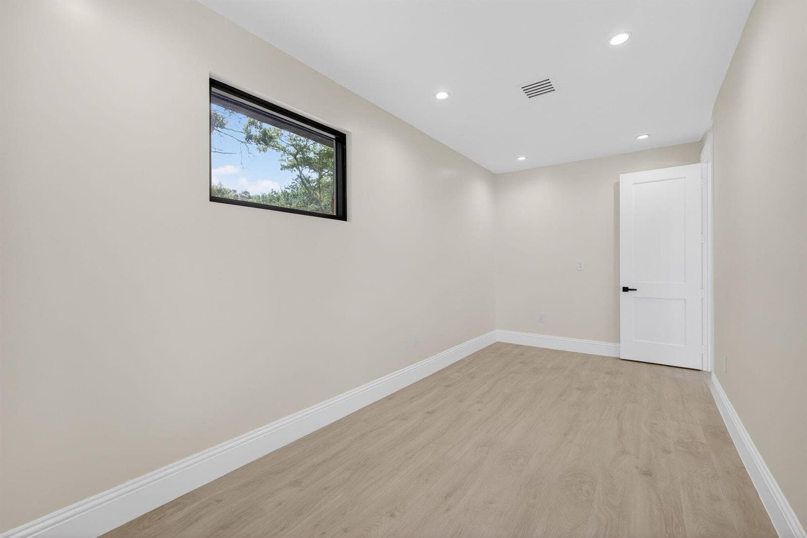 8771 Man O War Road photo 24