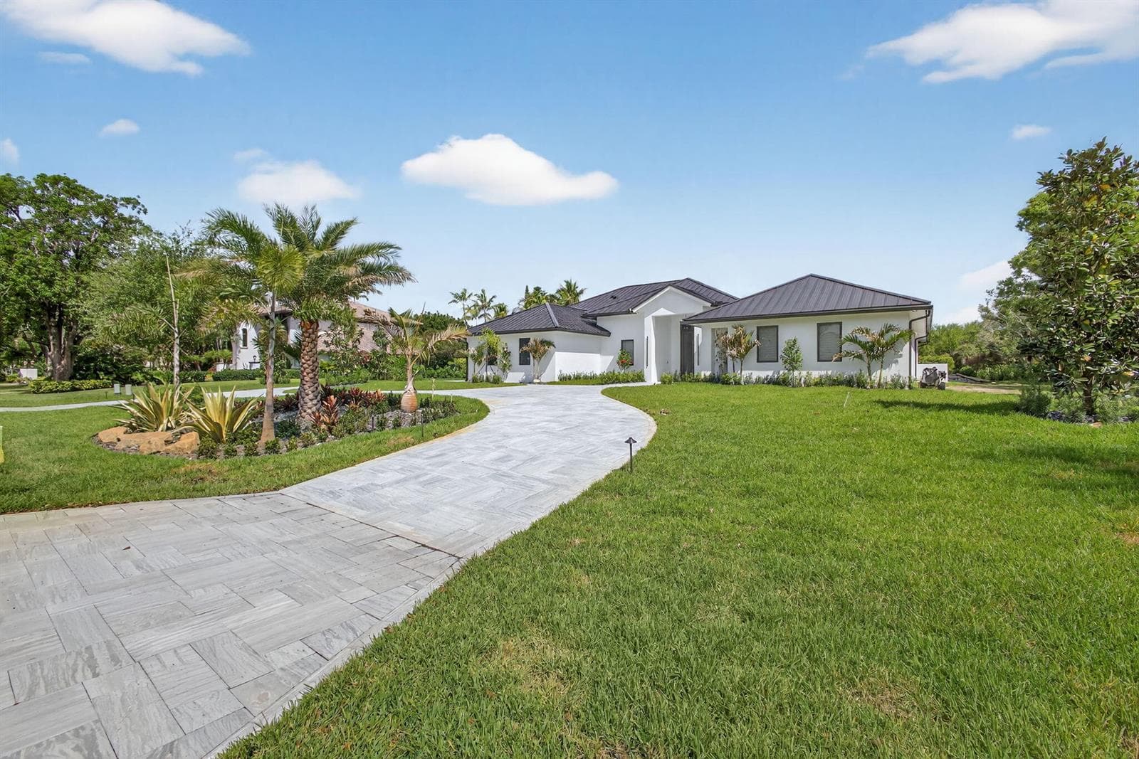 8771 Man O War Road photo 10