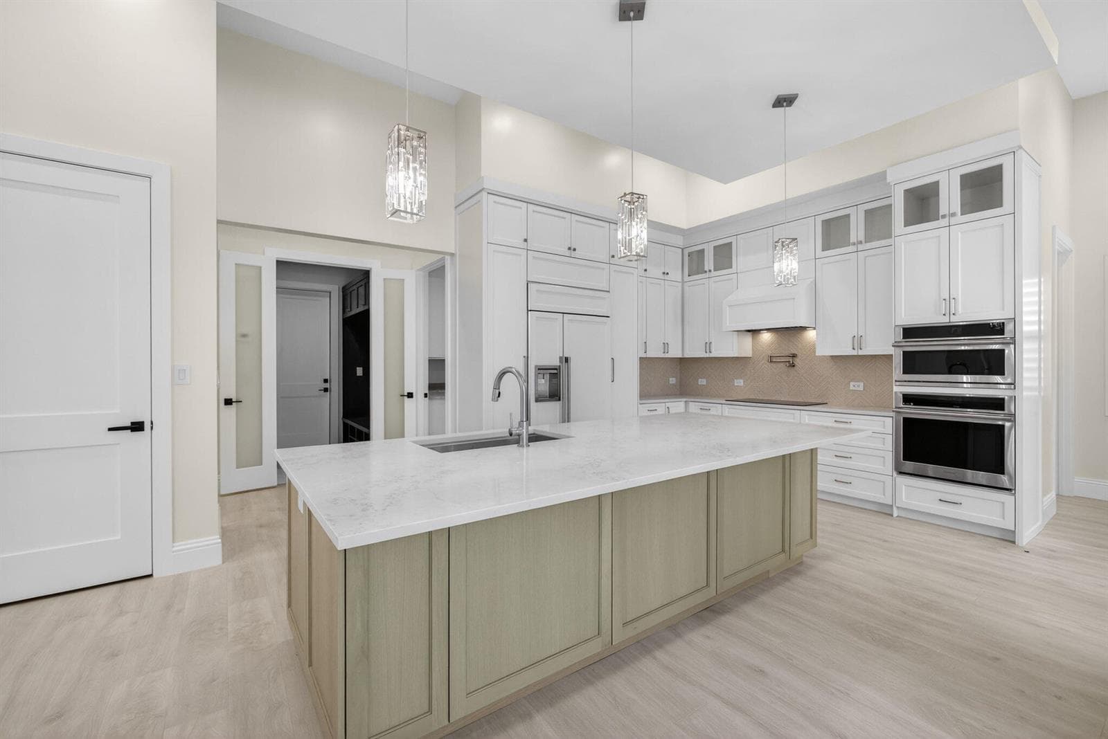 8771 Man O War Road photo 14