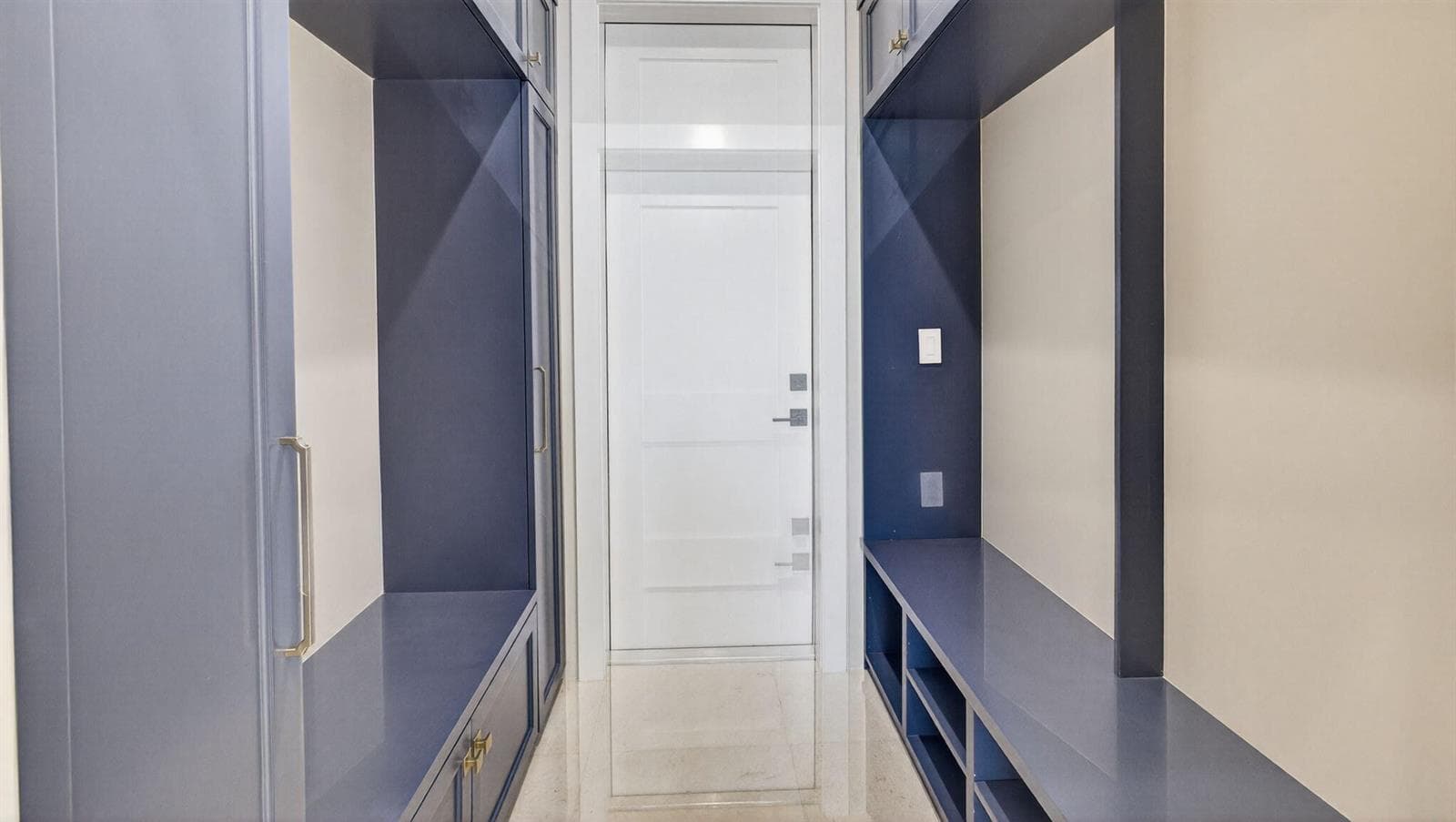 8771 Man O War Road photo 11