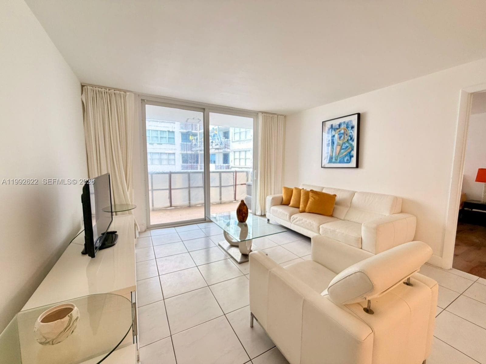 6039 Collins Ave 1506 photo 3