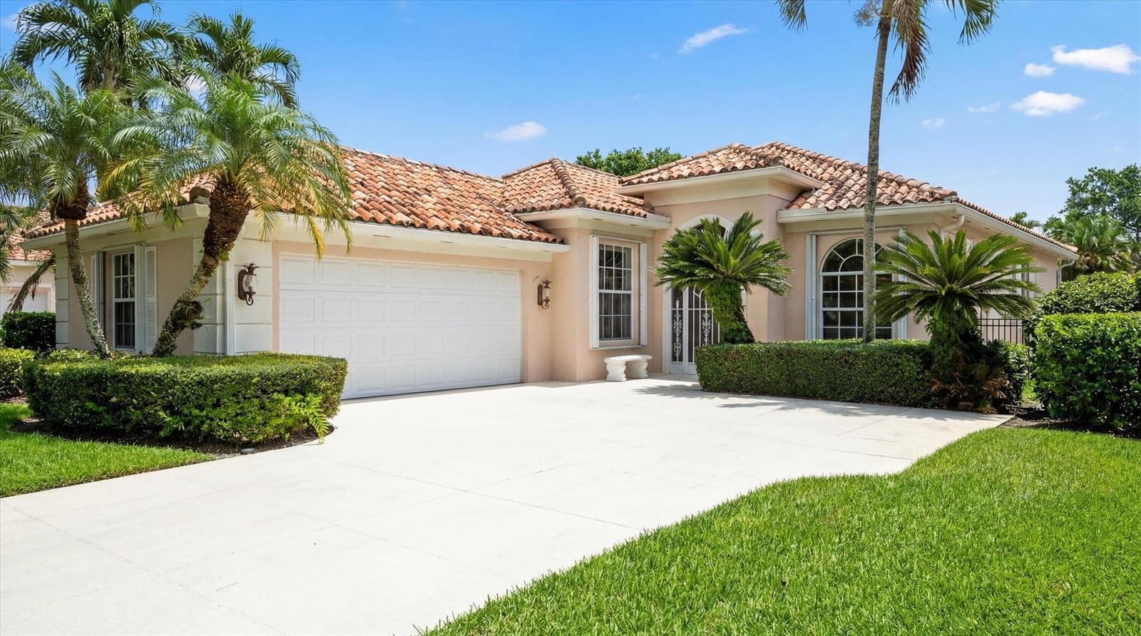 2570 Kittbuck Way photo 2