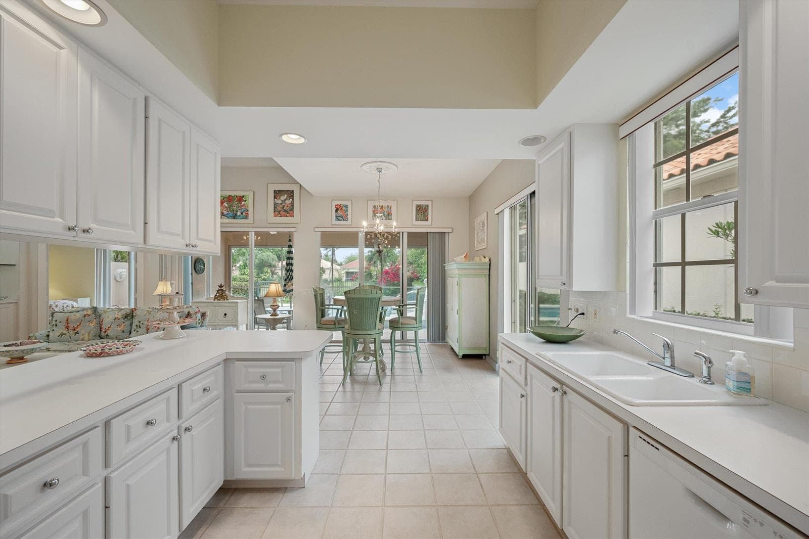 2570 Kittbuck Way photo 15