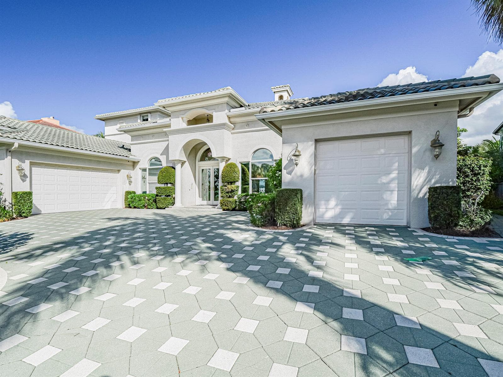 226 SW Palm Cove Drive 2