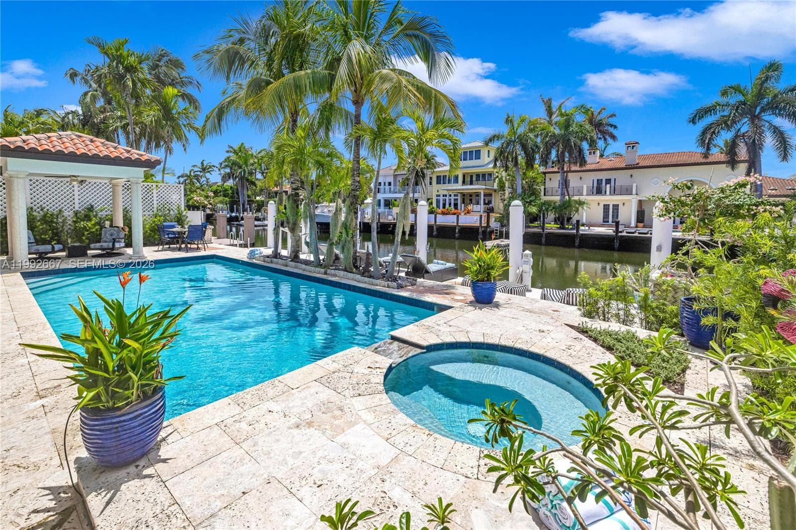 625 Poinciana photo 2