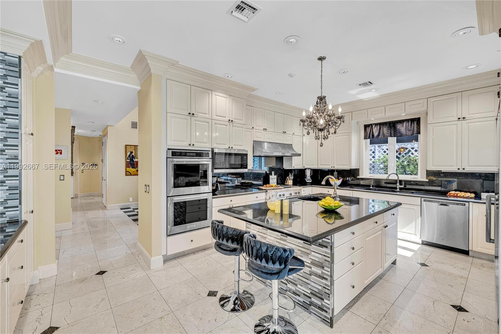625 Poinciana photo 12