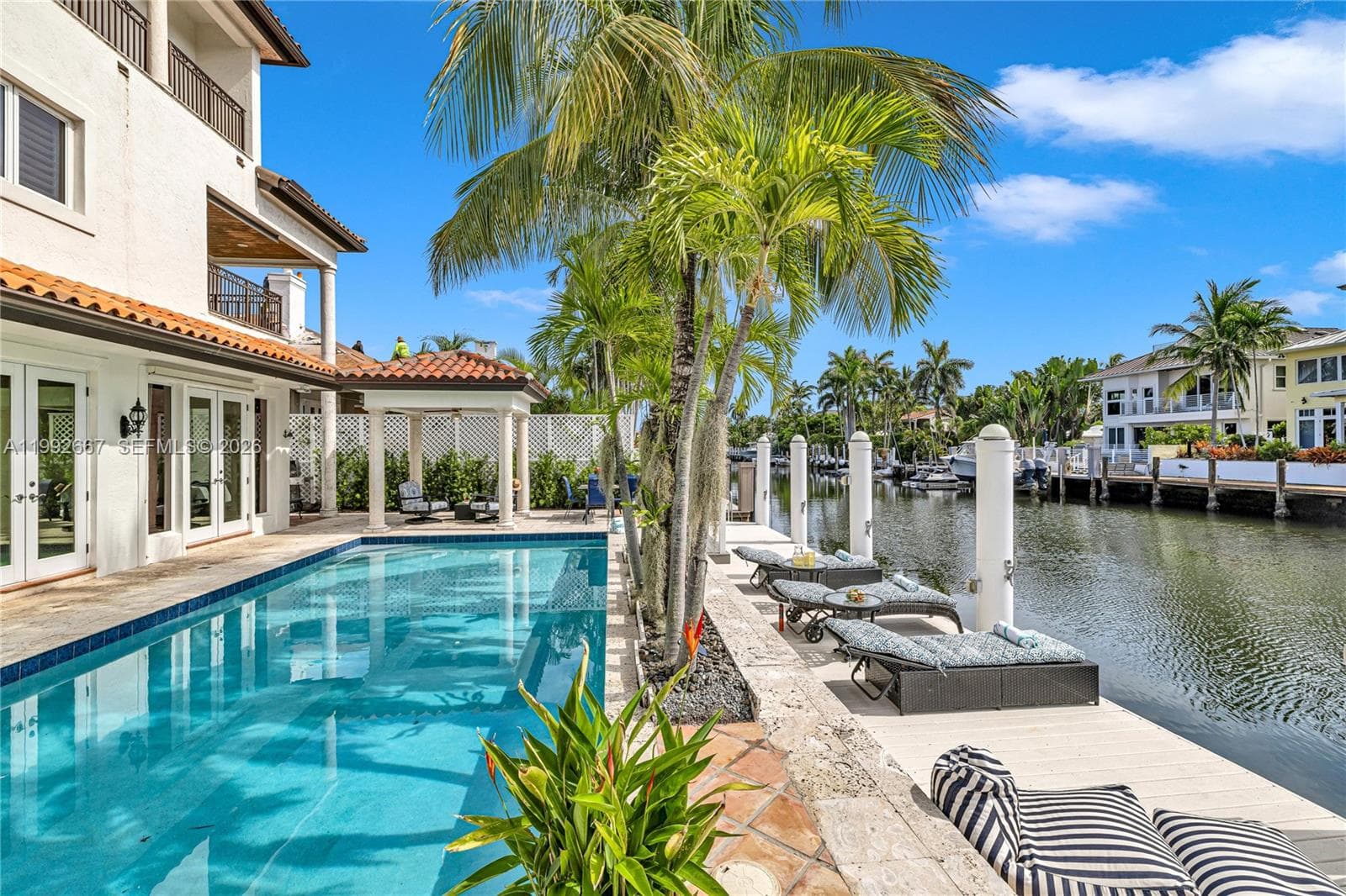 625 Poinciana photo 5