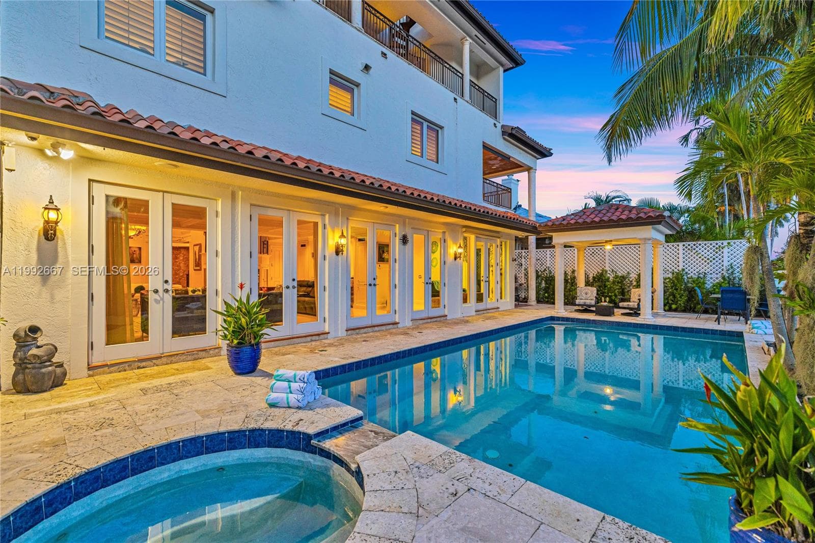 625 Poinciana photo 4