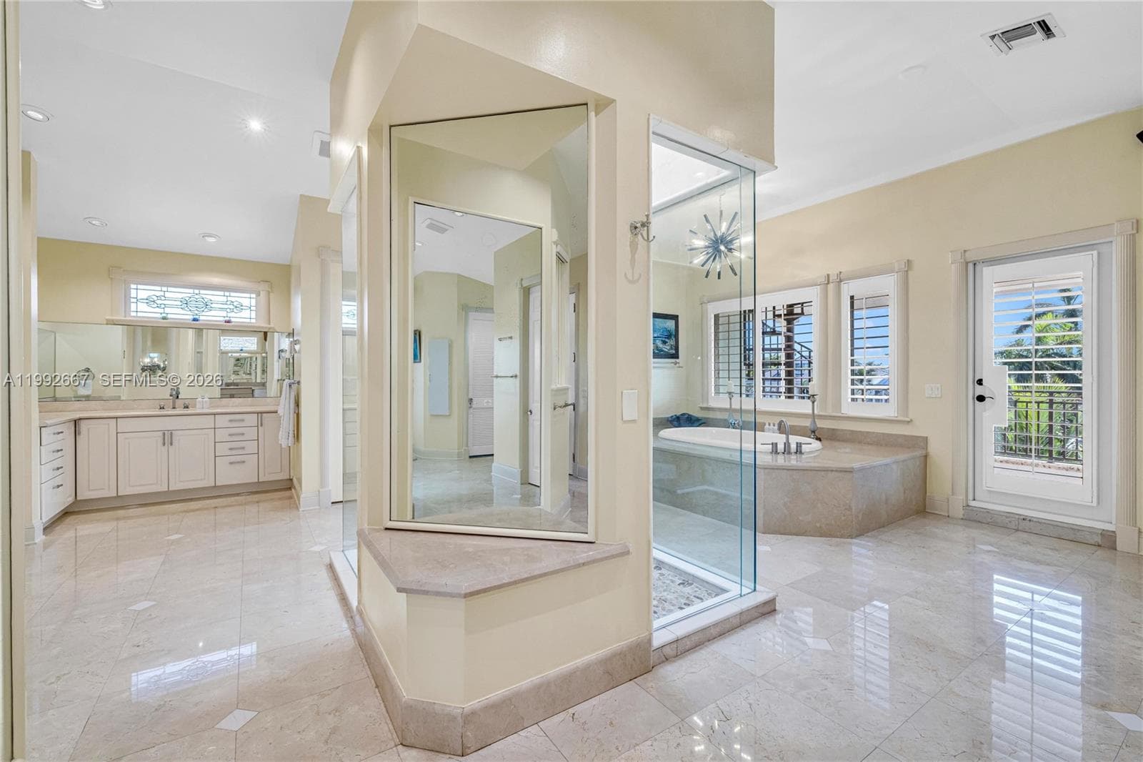 625 Poinciana photo 21