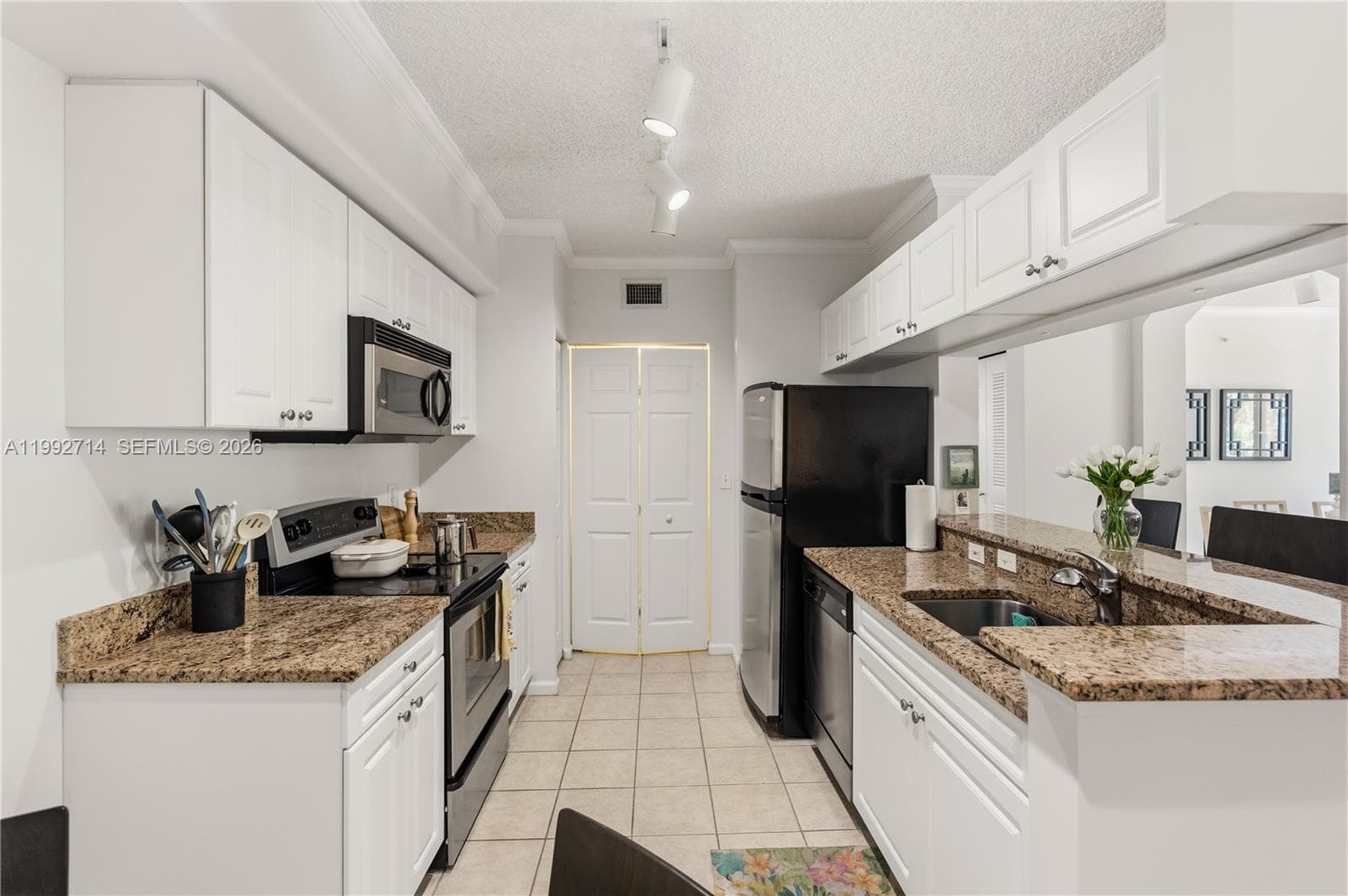 17100 N Bay Rd 1301 photo 6