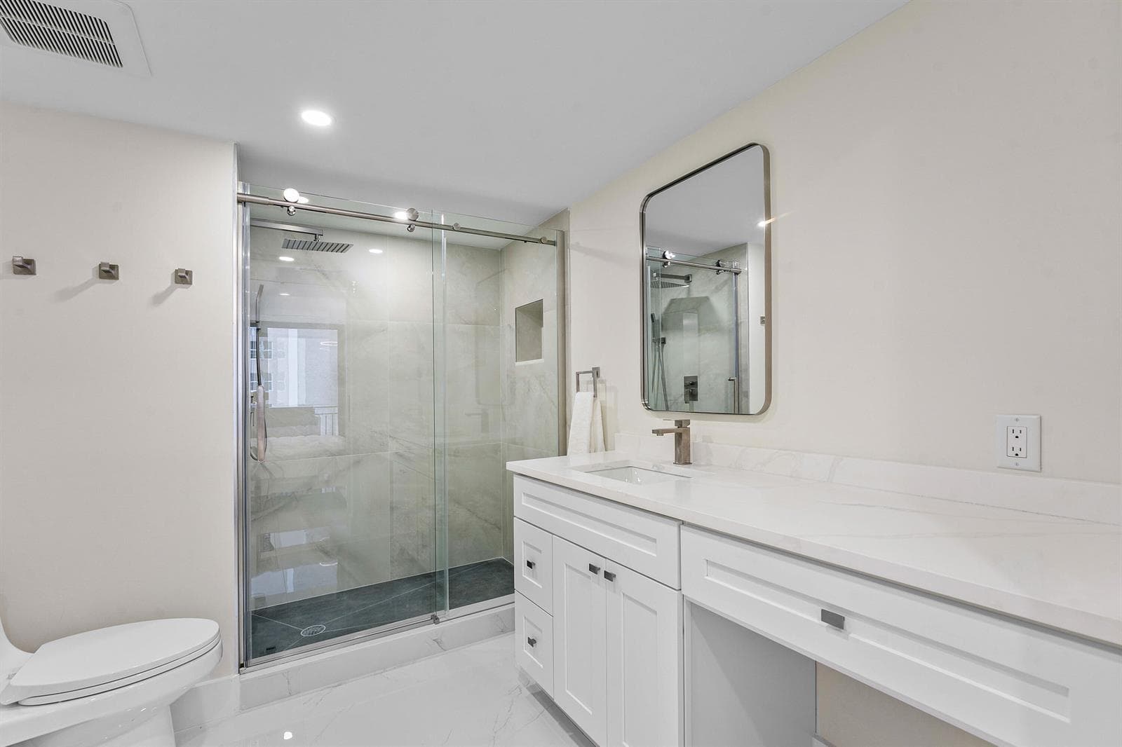5460 N Ocean Drive 5b photo 20