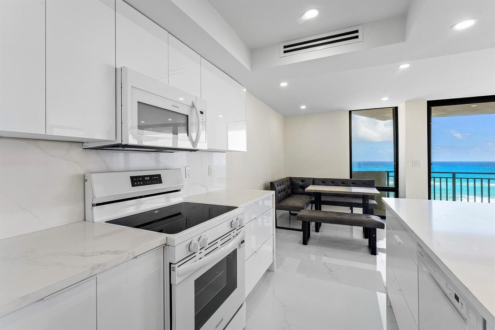 5460 N Ocean Drive 5b photo 9