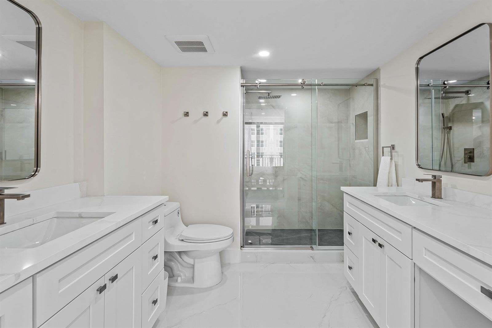 5460 N Ocean Drive 5b photo 24