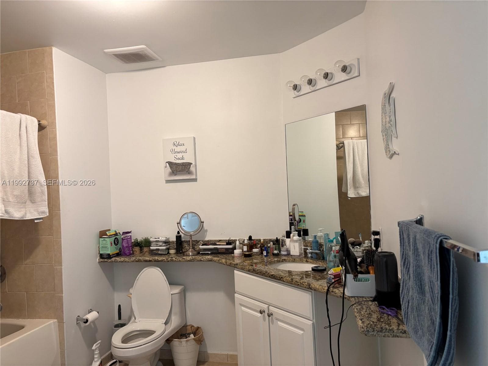 3001 NE 185th St 422 photo 7