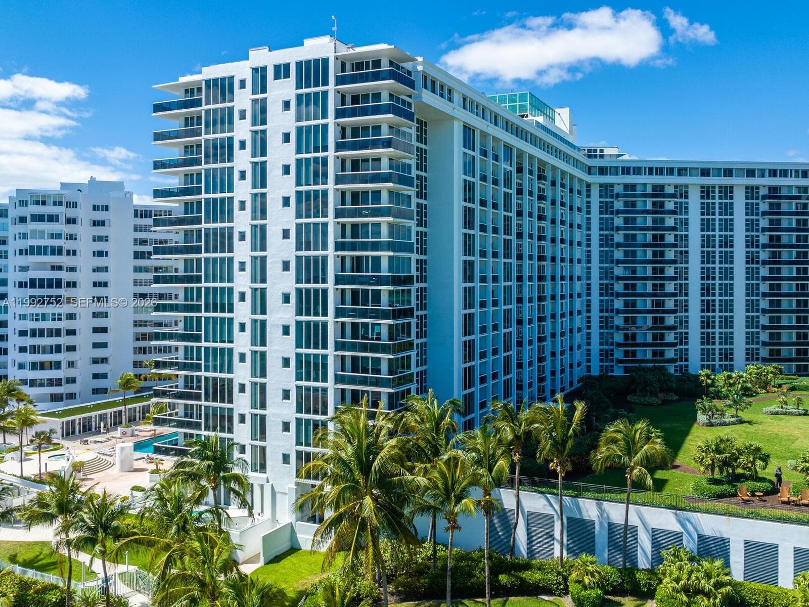10275 Collins Ave 1107 photo 14