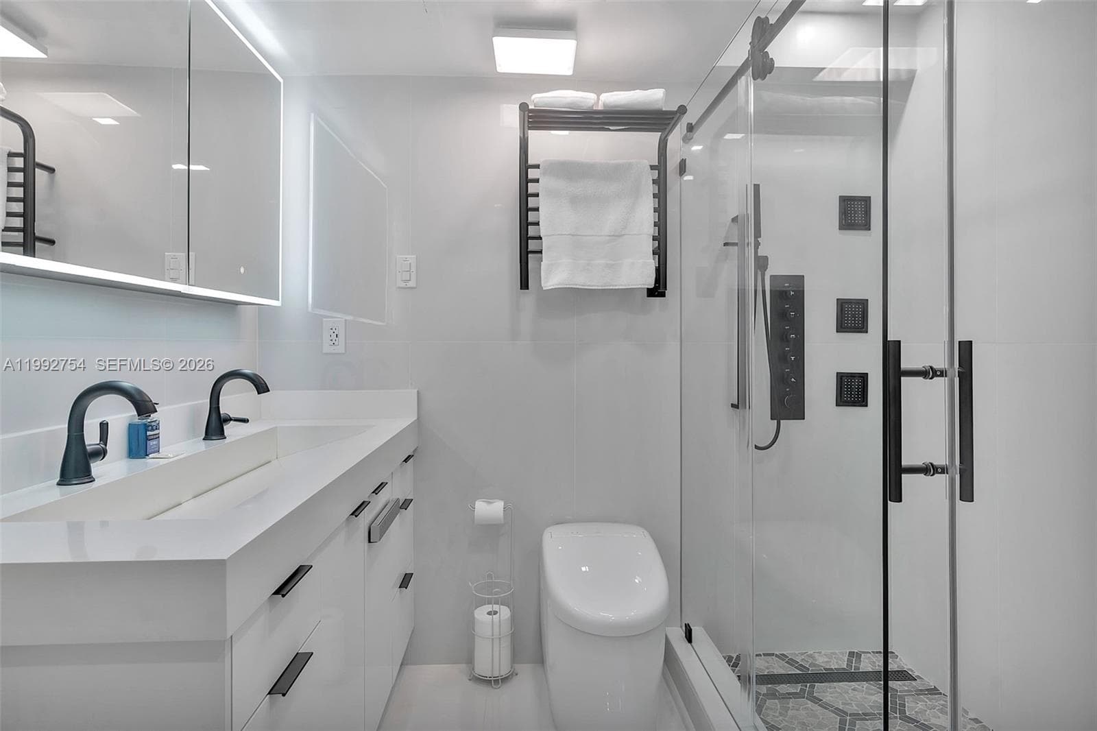 2501 Ocean Dr 1515 photo 25