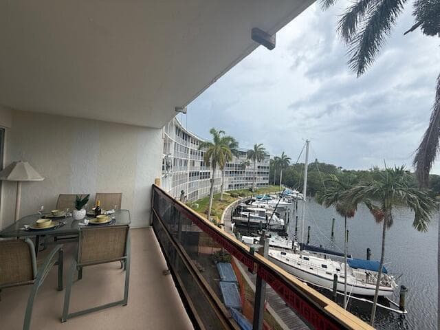 1319 E Hillsboro Boulevard 412 photo 7