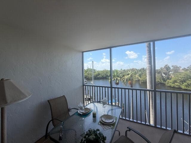1319 E Hillsboro Boulevard 412 photo 1