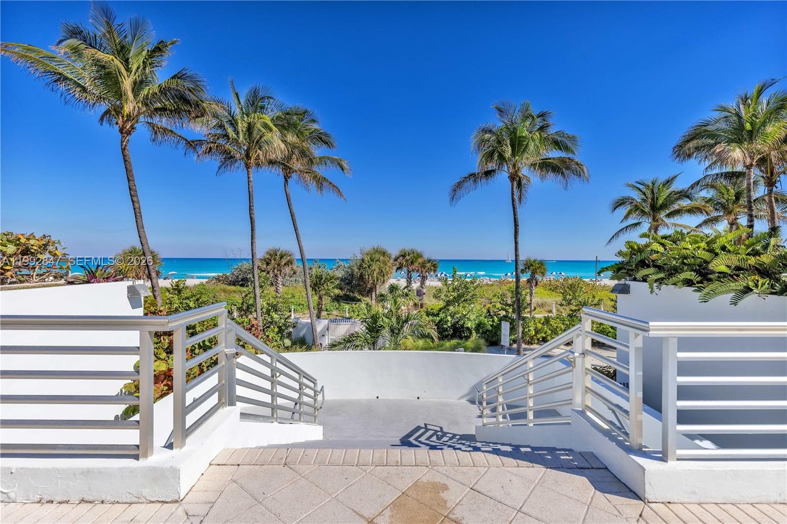 5161 Collins Ave 410 photo 2