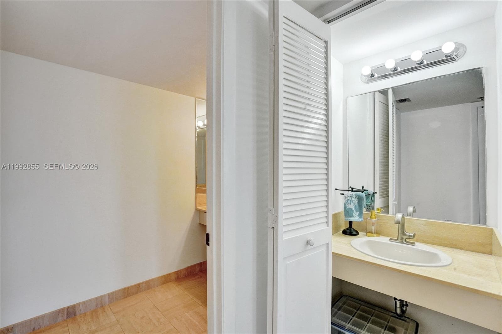 1201 Ocean Dr 2208S photo 25