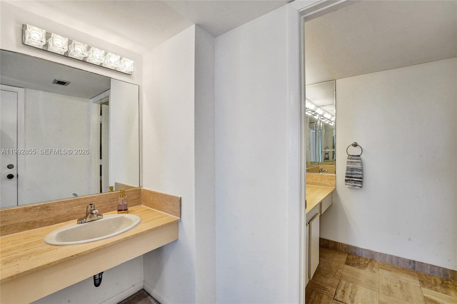 1201 Ocean Dr 2208S photo 21