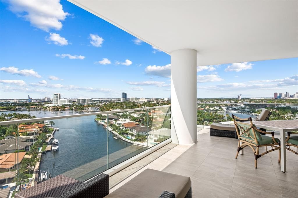 3055 Harbor Drive 1603 photo 1