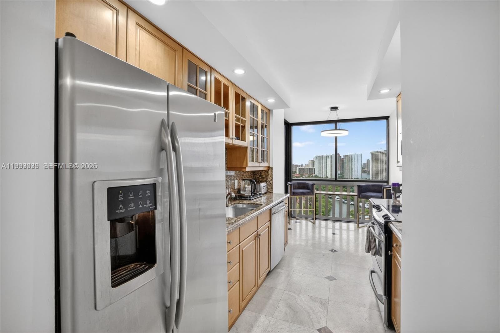 1000 Island Blvd 2105 photo 22
