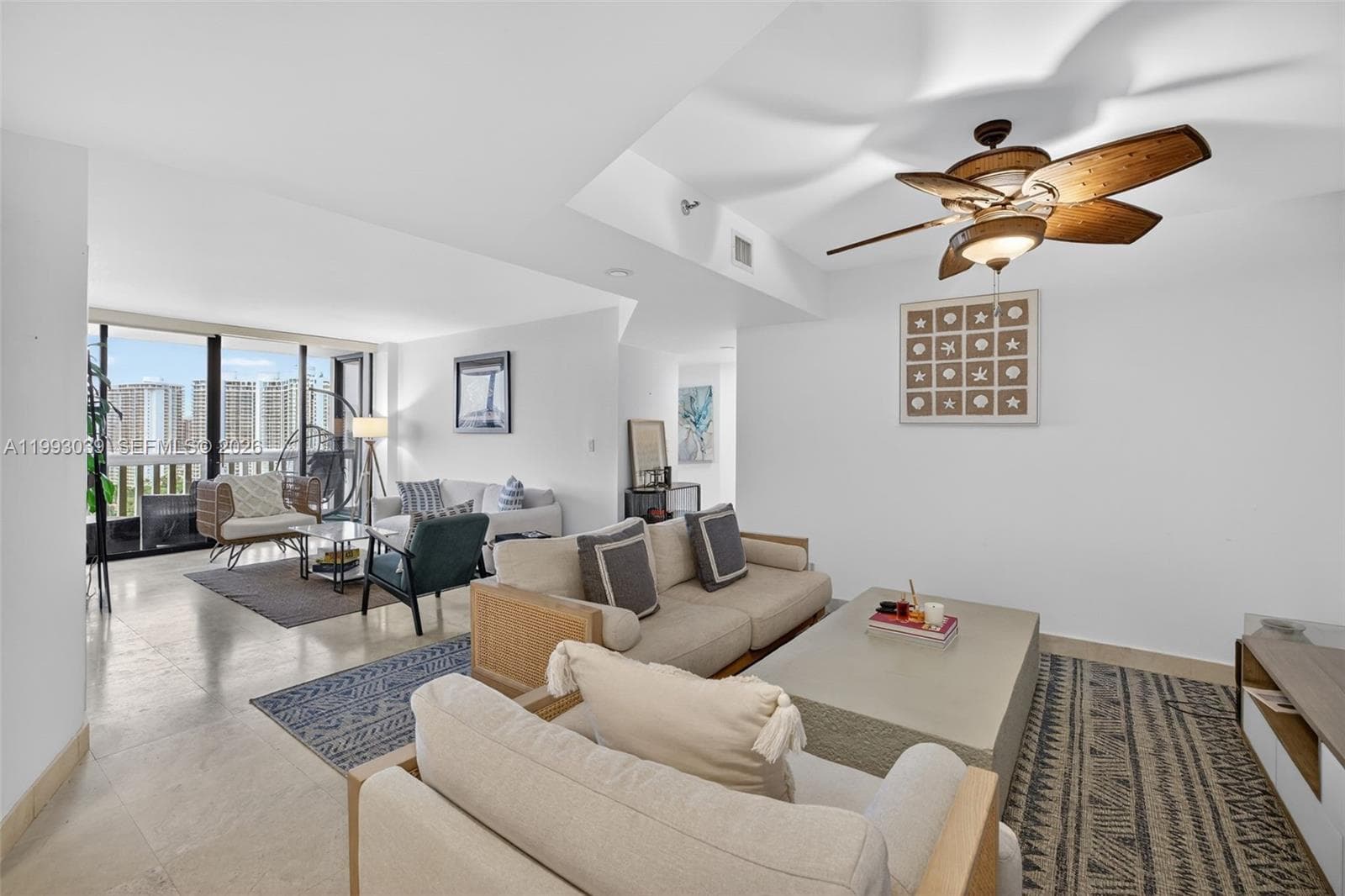 1000 Island Blvd 2105 photo 1