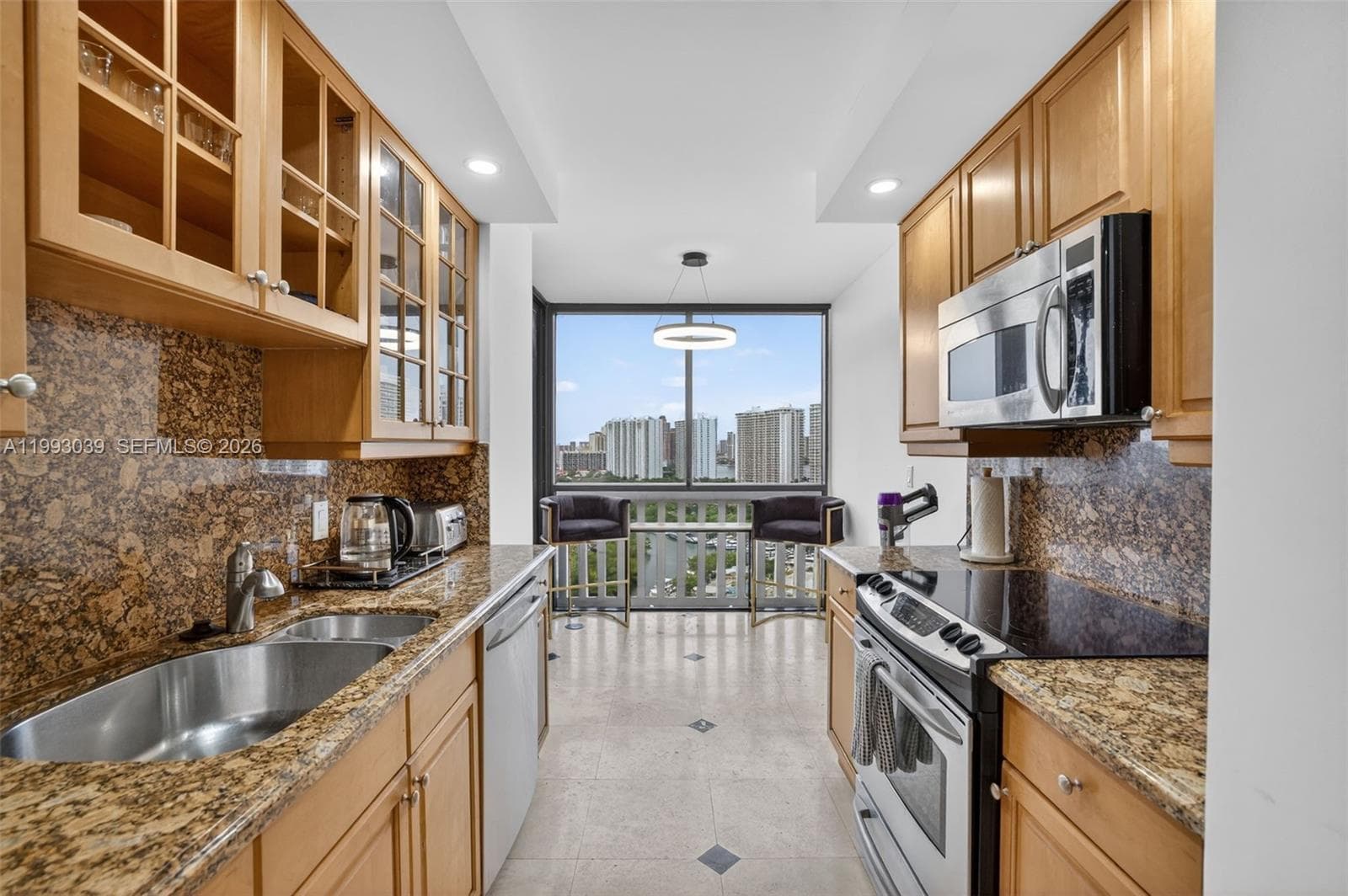 1000 Island Blvd 2105 photo 24
