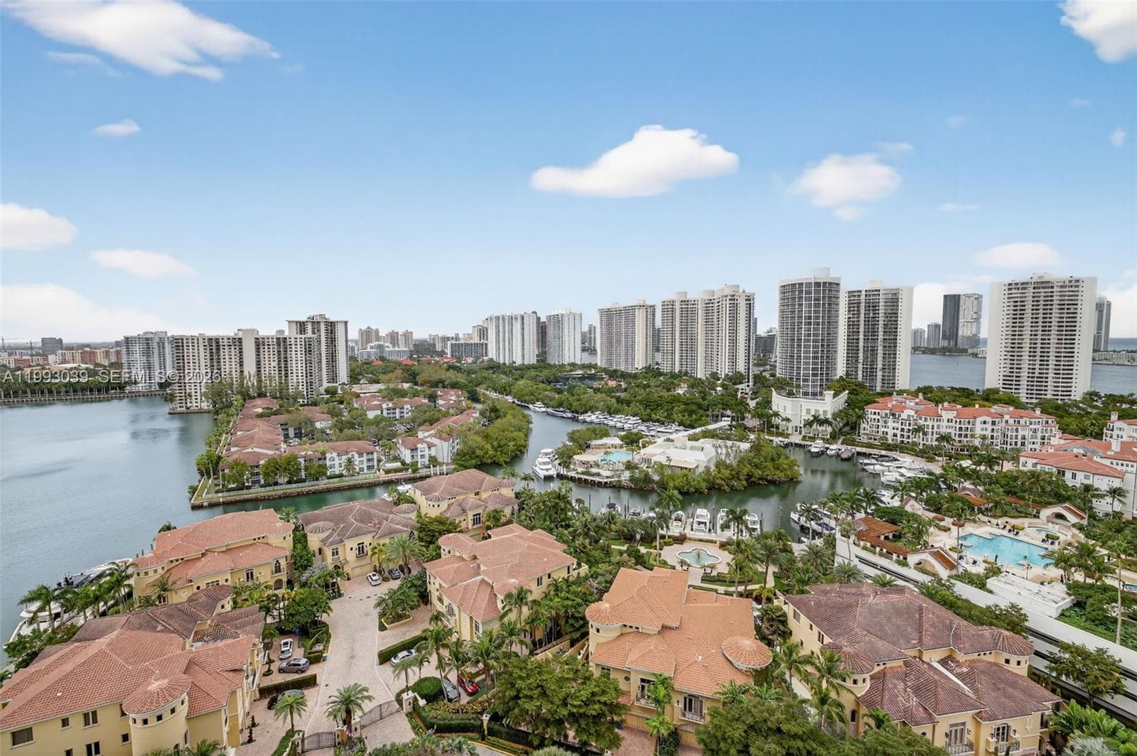 1000 Island Blvd 2105 photo 19