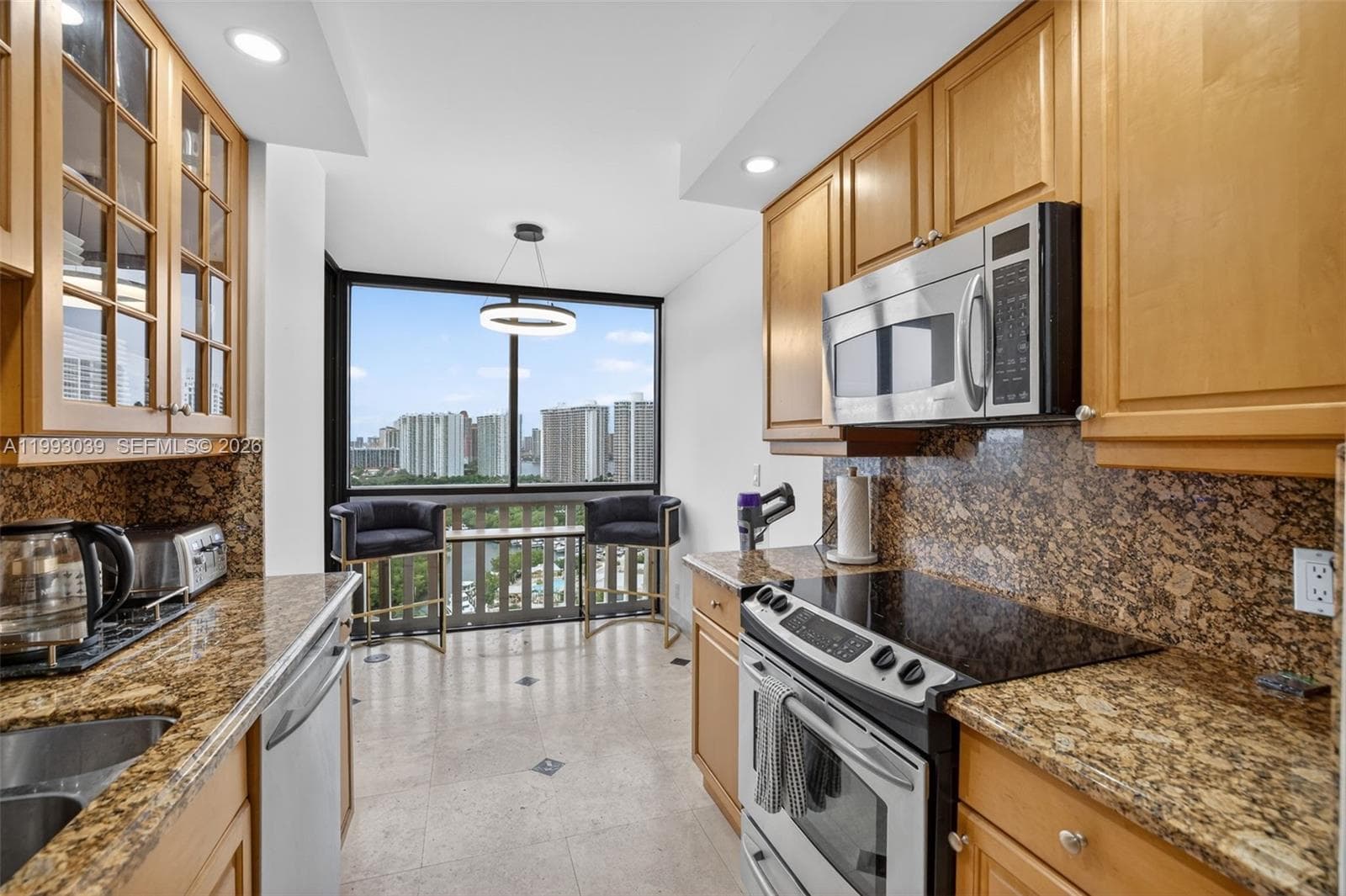 1000 Island Blvd 2105 photo 25