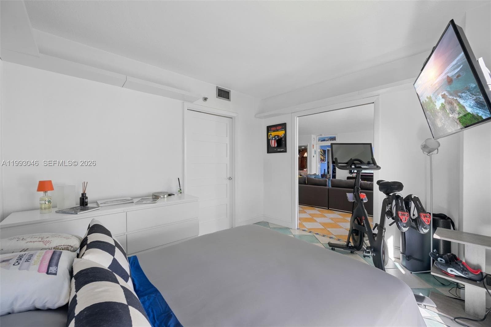 9 Island Ave 810 photo 17
