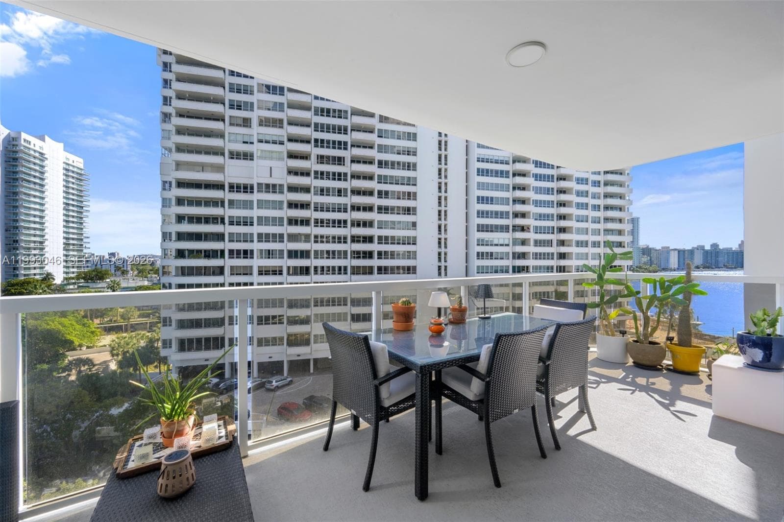 9 Island Ave 810 photo 3