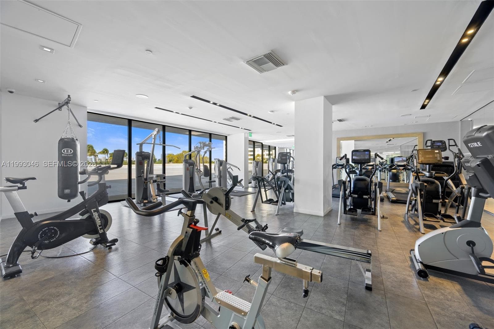 9 Island Ave 810 photo 24