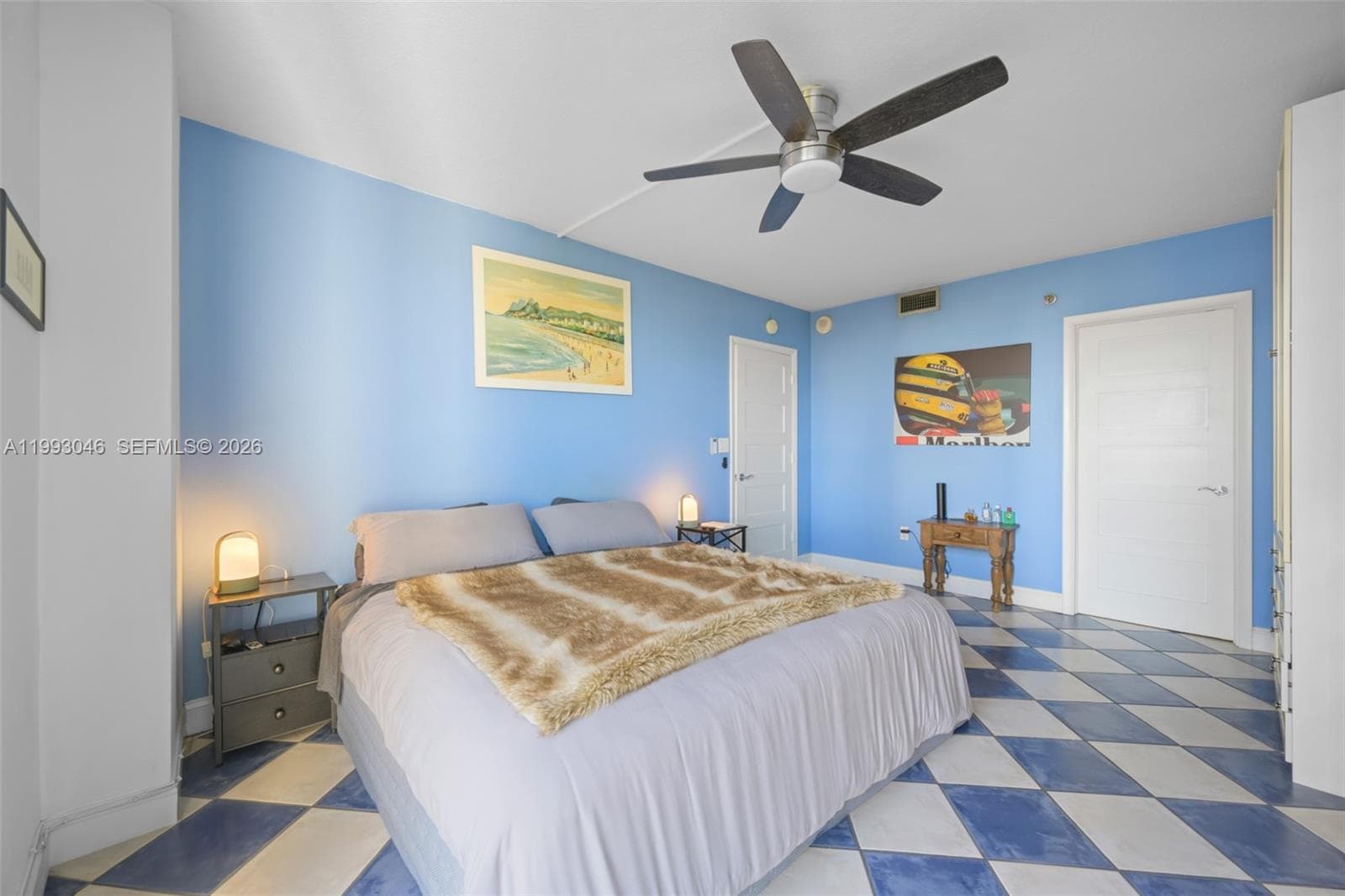 9 Island Ave 810 photo 14