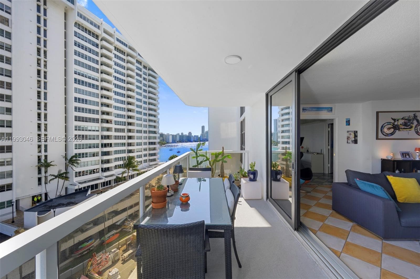 9 Island Ave 810 photo 4