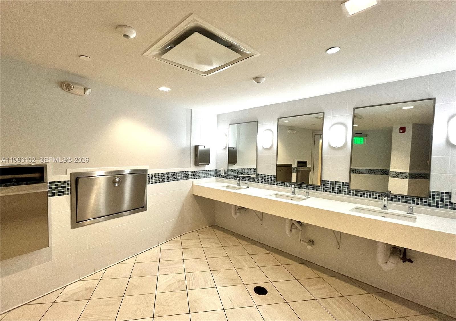 2500 Parkview Dr 1803 photo 17