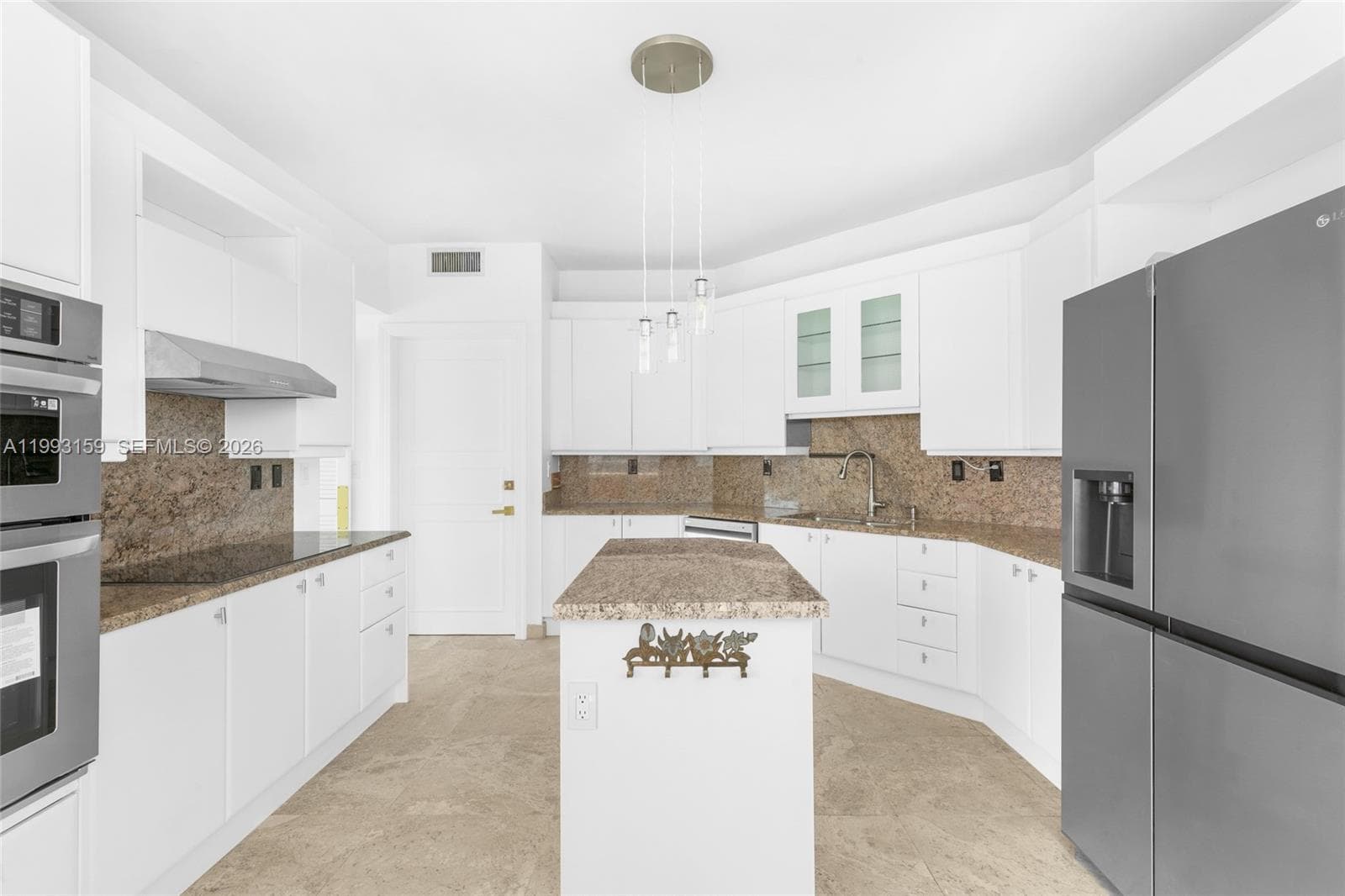 300 S Pointe Drive 801 photo 19