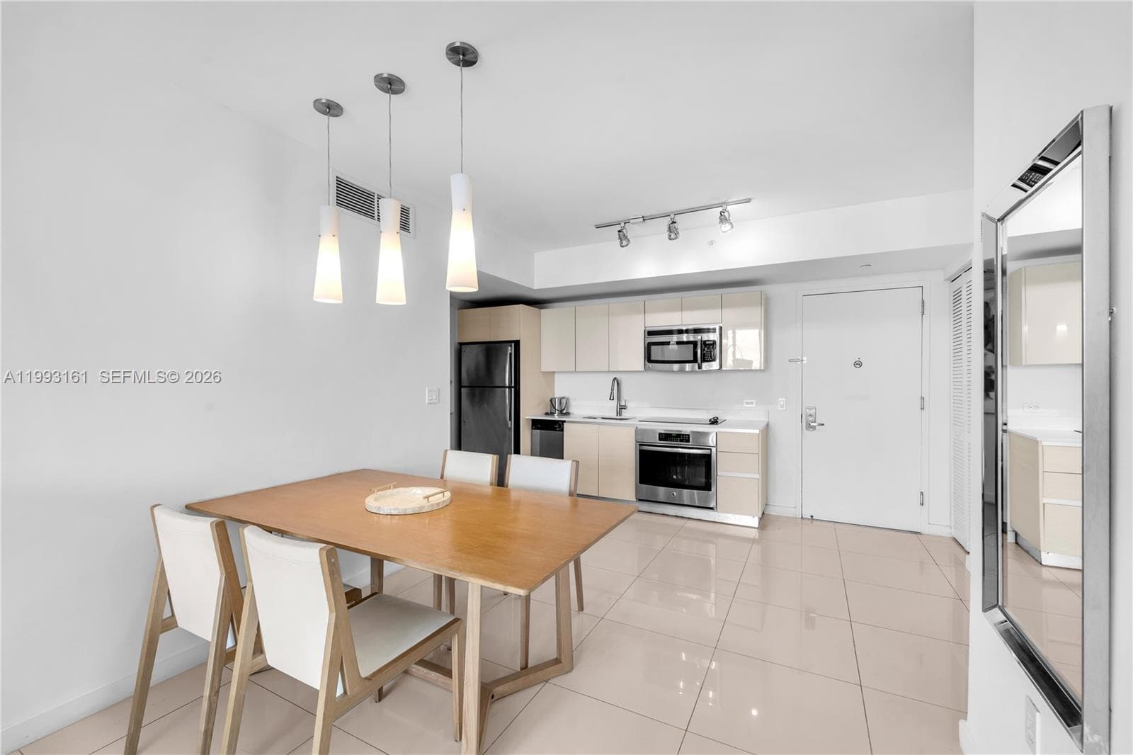 2602 Hallandale Beach Blvd R2805 photo 6