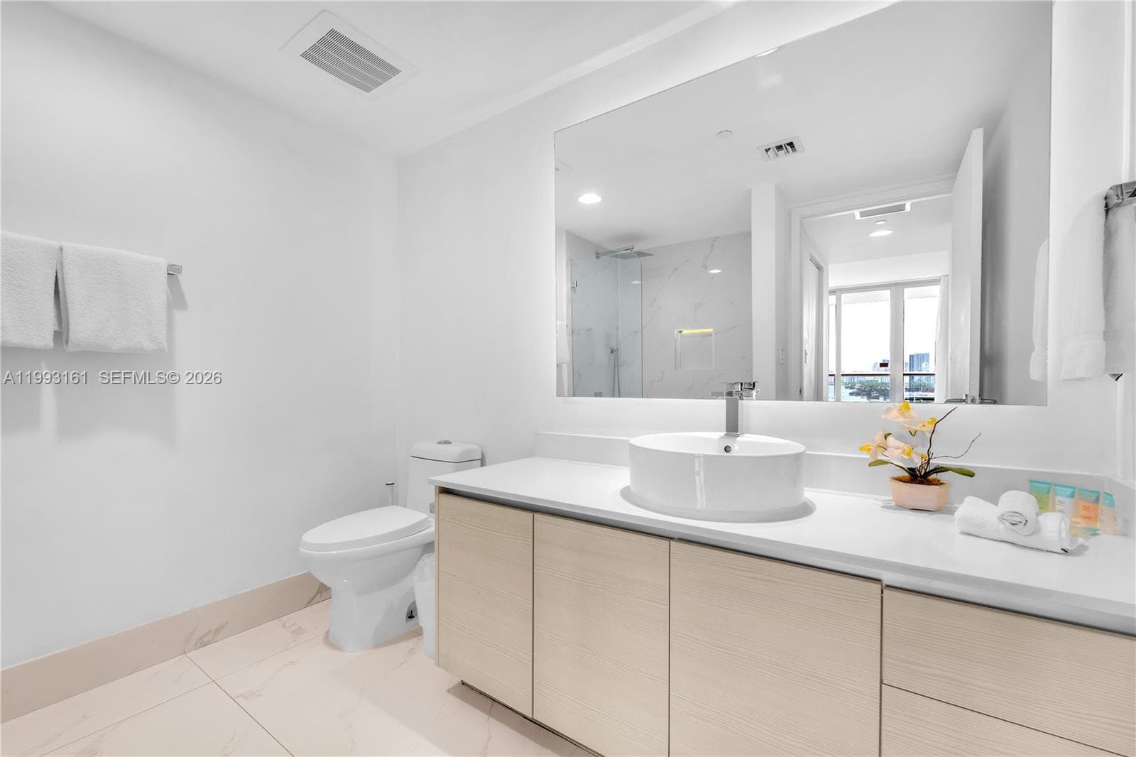 2602 Hallandale Beach Blvd R2805 photo 11