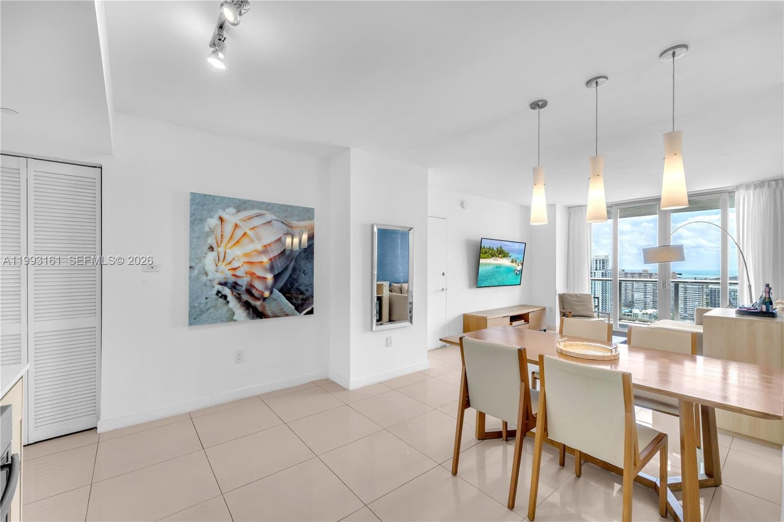 2602 Hallandale Beach Blvd R2805 photo 4