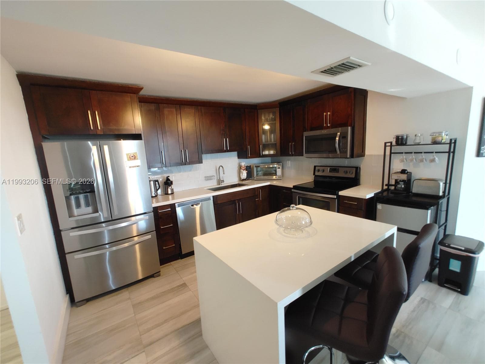 7135 Collins Ave 525 photo 2