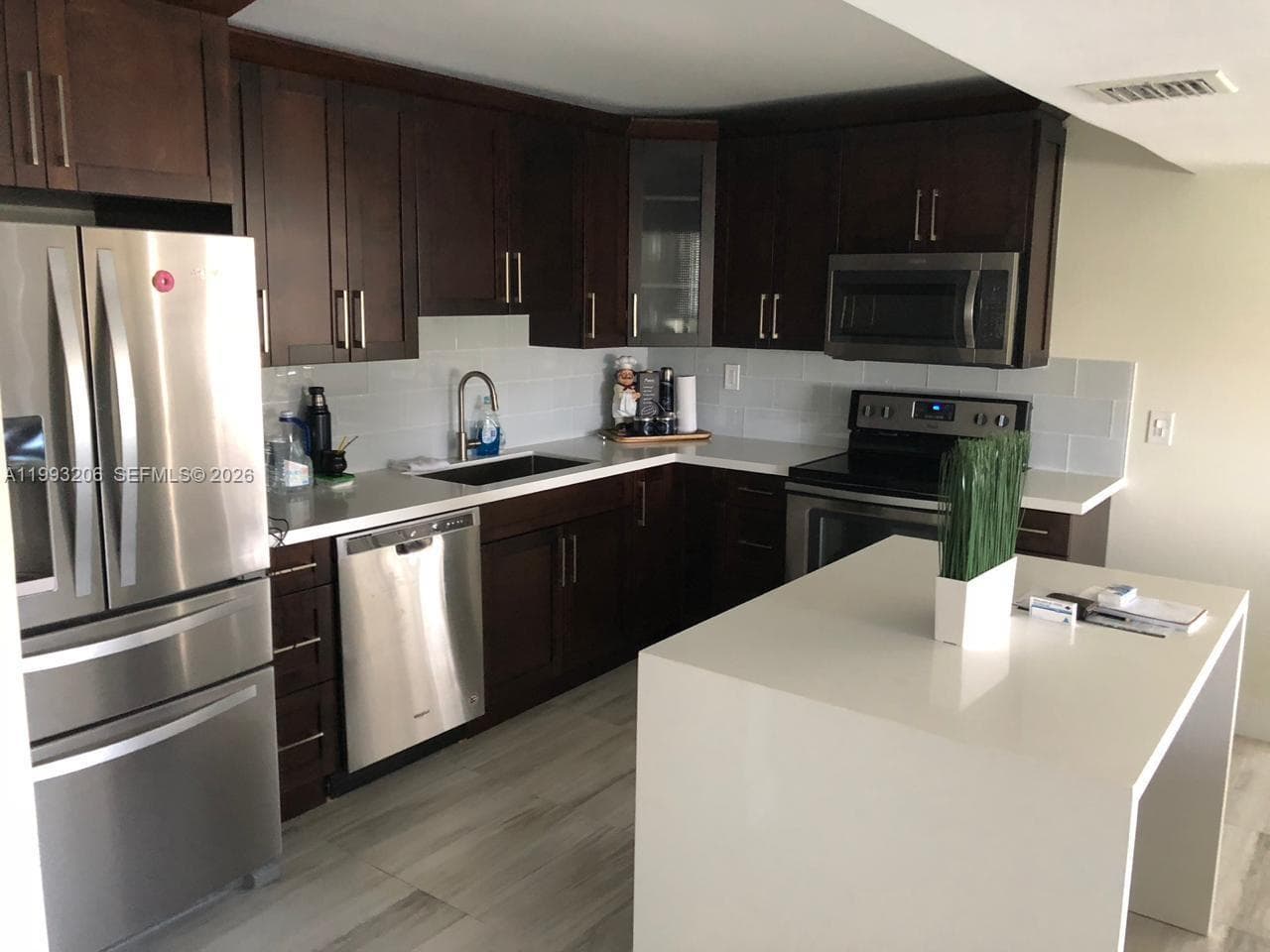 7135 Collins Ave 525 photo 1