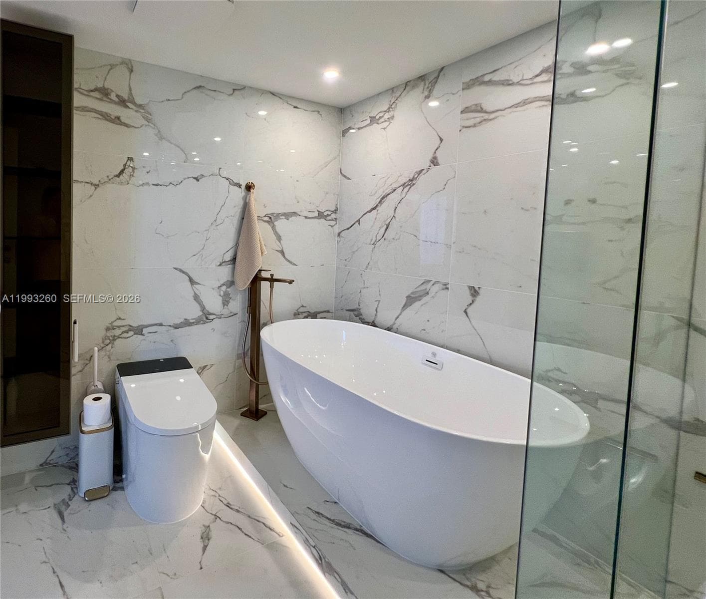 16699 Collins Ave 2010 photo 18