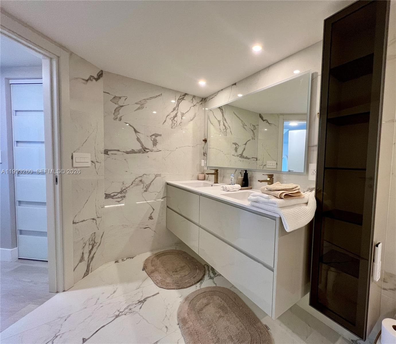 16699 Collins Ave 2010 photo 19