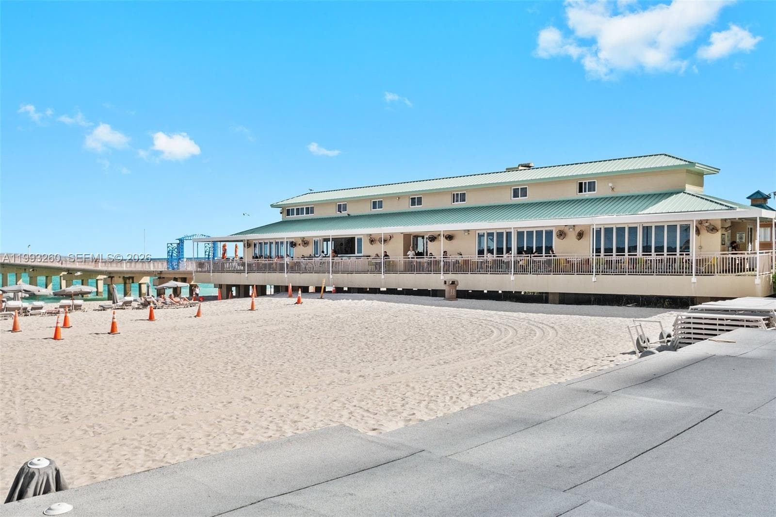 16699 Collins Ave 2010 photo 25