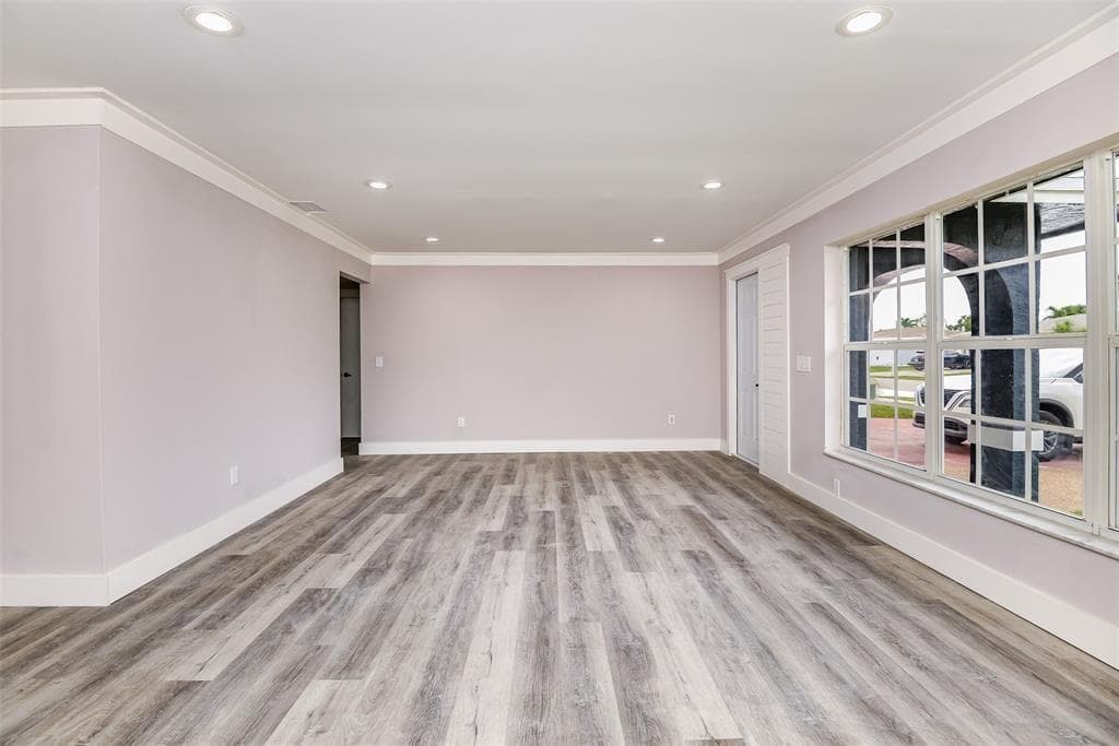 22500 Labrador Street photo 11