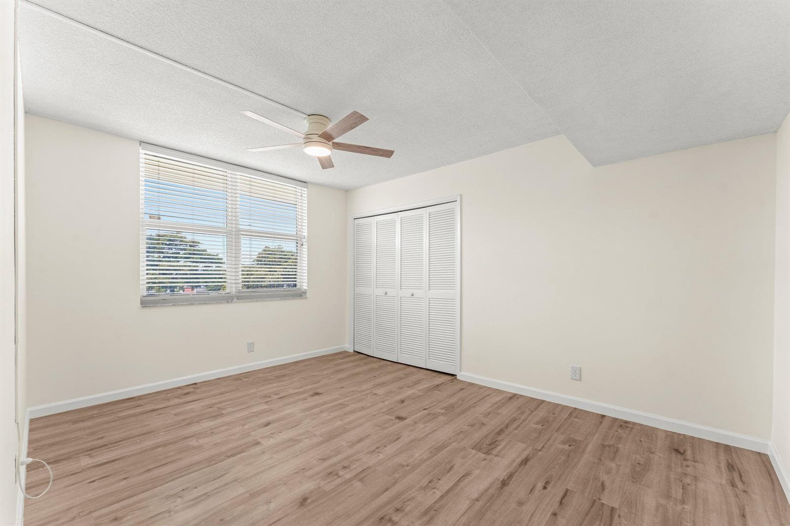 3100 NE 48th Court 415 photo 17